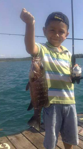 kid fishing snapper